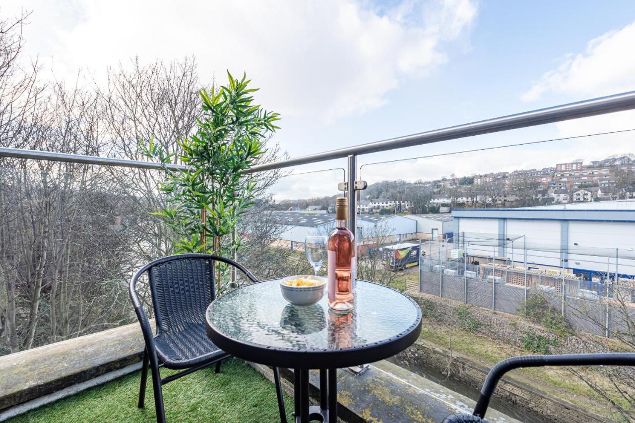 Riverside Balcony Apartment With Parking Just Minutes To Saltaire Shipley (West Yorkshire) Zewnętrze zdjęcie