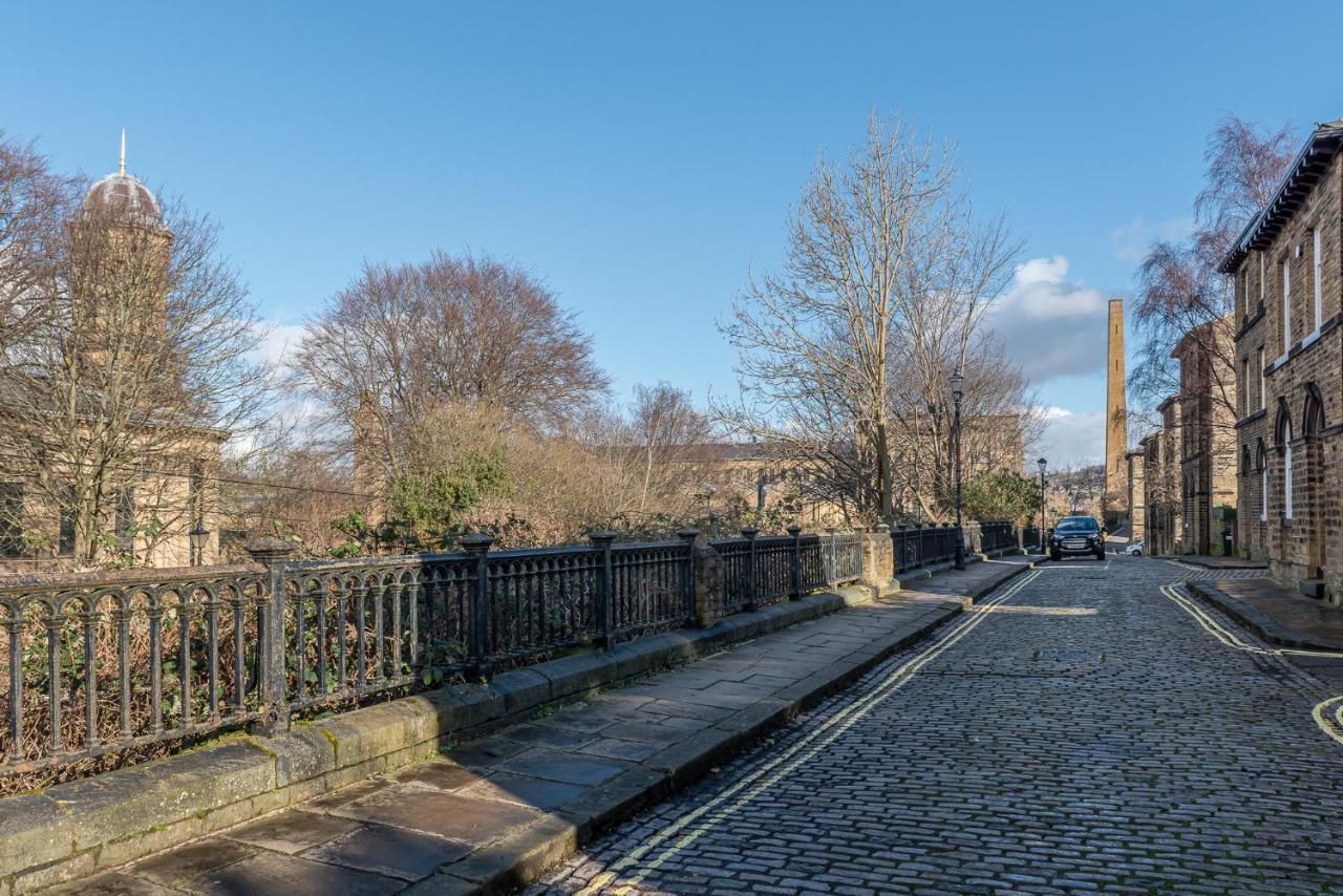 Riverside Balcony Apartment With Parking Just Minutes To Saltaire Shipley (West Yorkshire) Zewnętrze zdjęcie