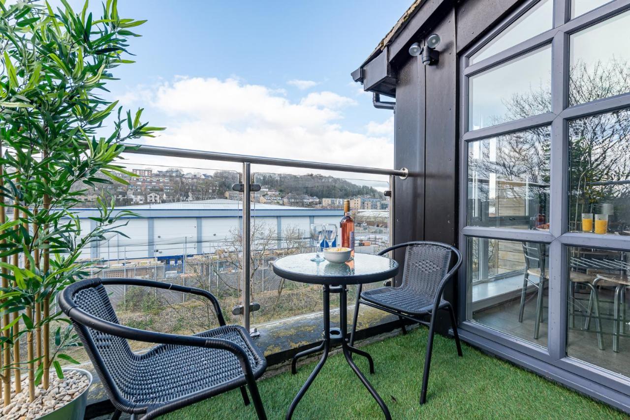 Riverside Balcony Apartment With Parking Just Minutes To Saltaire Shipley (West Yorkshire) Zewnętrze zdjęcie