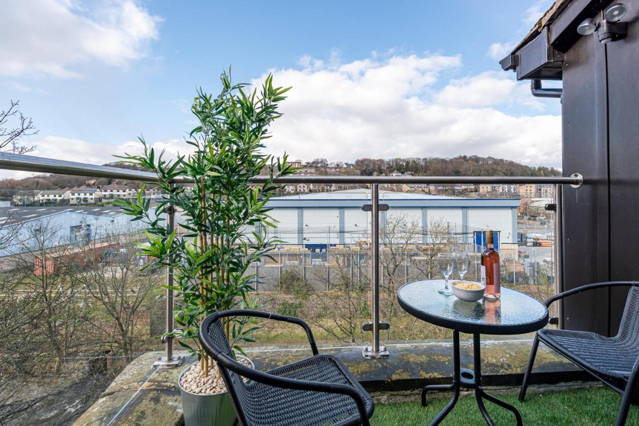 Riverside Balcony Apartment With Parking Just Minutes To Saltaire Shipley (West Yorkshire) Zewnętrze zdjęcie